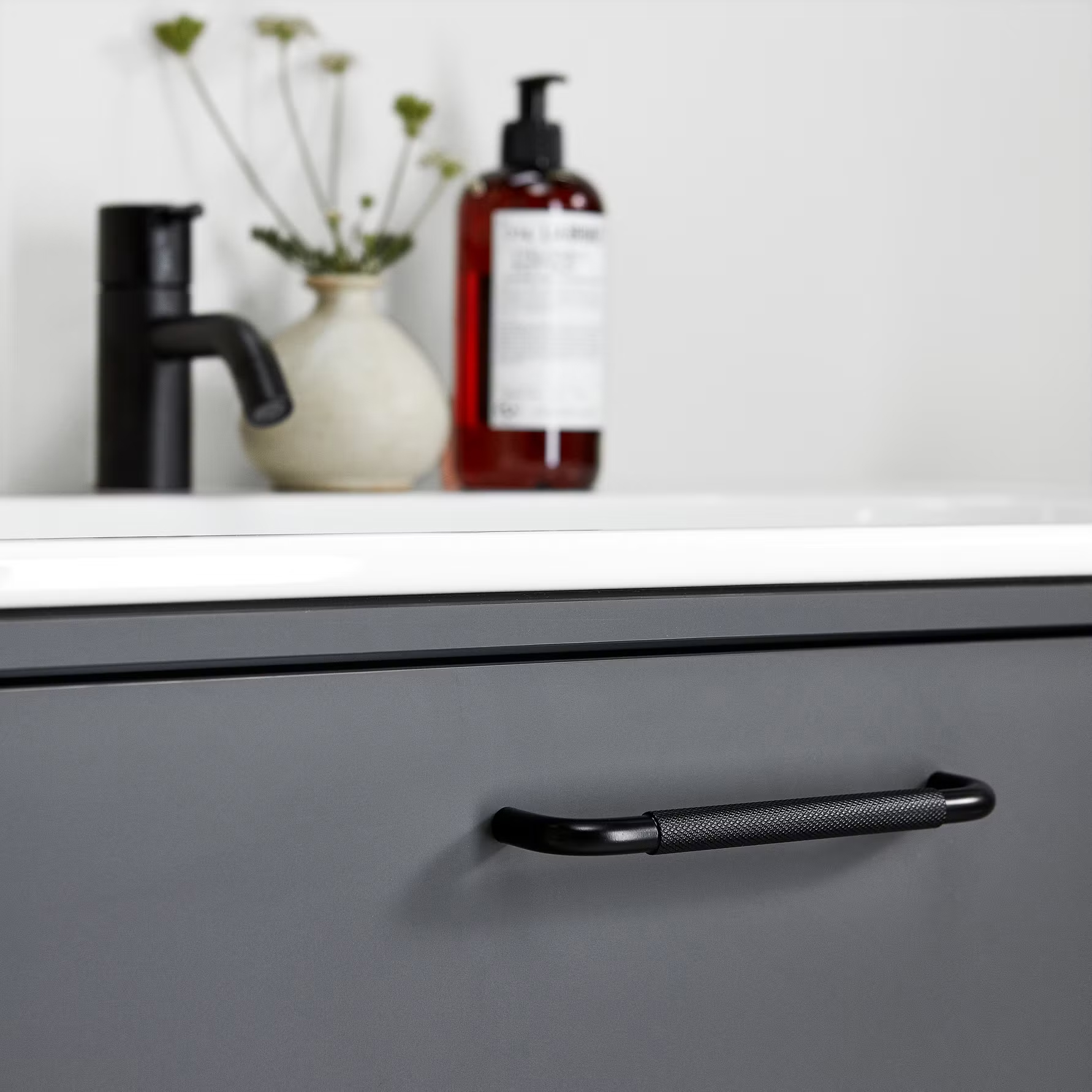 Installation av kommod till fast pris i Kristianstad