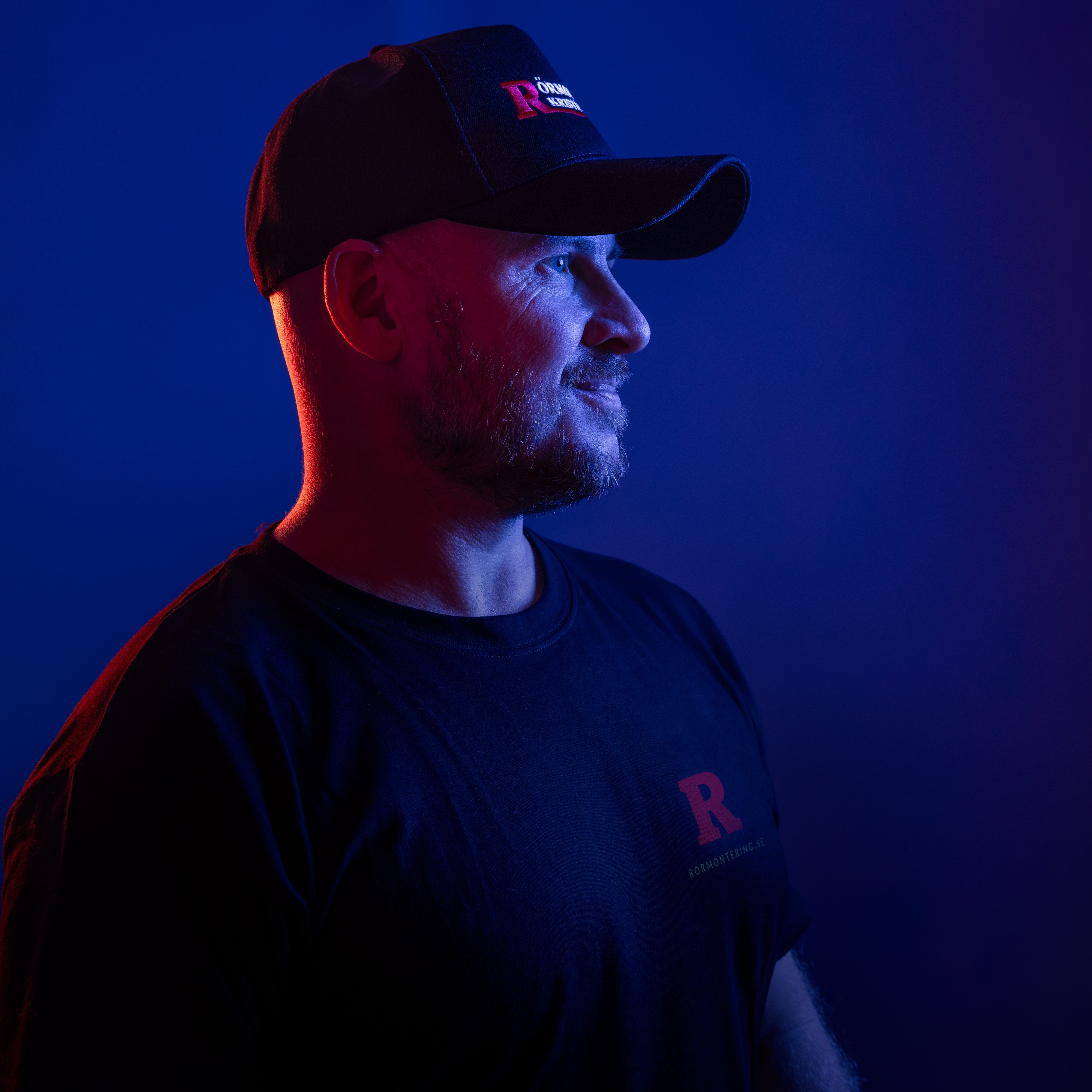 Porträtt av certifierad rörmokare på Rörmontering